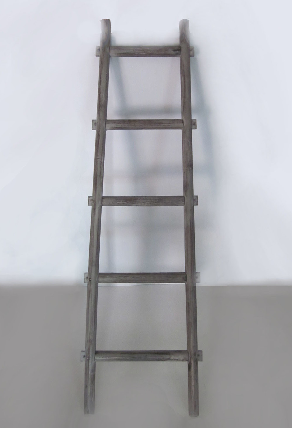 Screen-Gems-Wooden-Ladder-SGT086.jpg